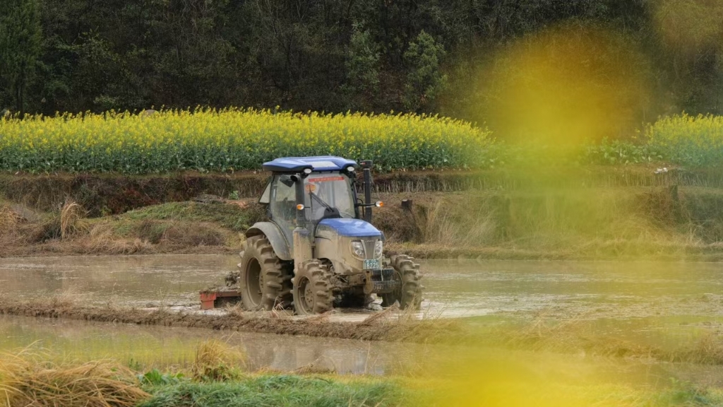 雷沃M1204-4RP動(dòng)力換擋拖拉機(jī)